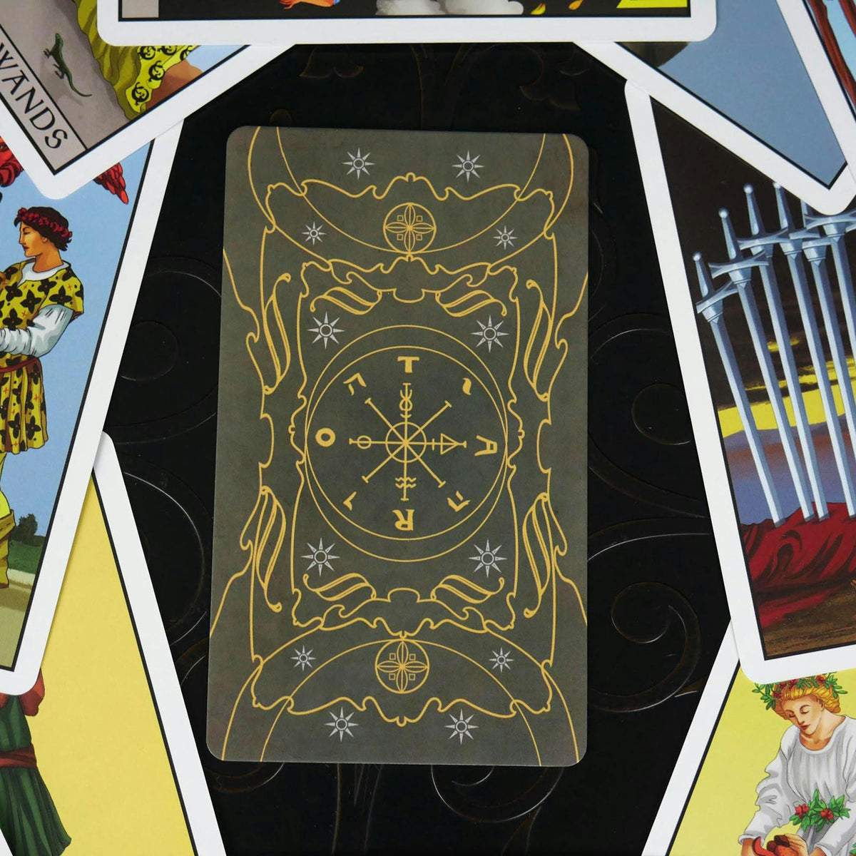 The Lustrous Tarot 🔮✨